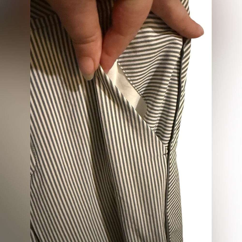 Athleta Brooklyn Textured Ankle Pant Size 6 vertical stripes white gray - Picture 5 of 14